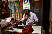 Street life around the Sri Meenakshi-Sundareshwarar Temple of Madurai. Tamil Nadu.  